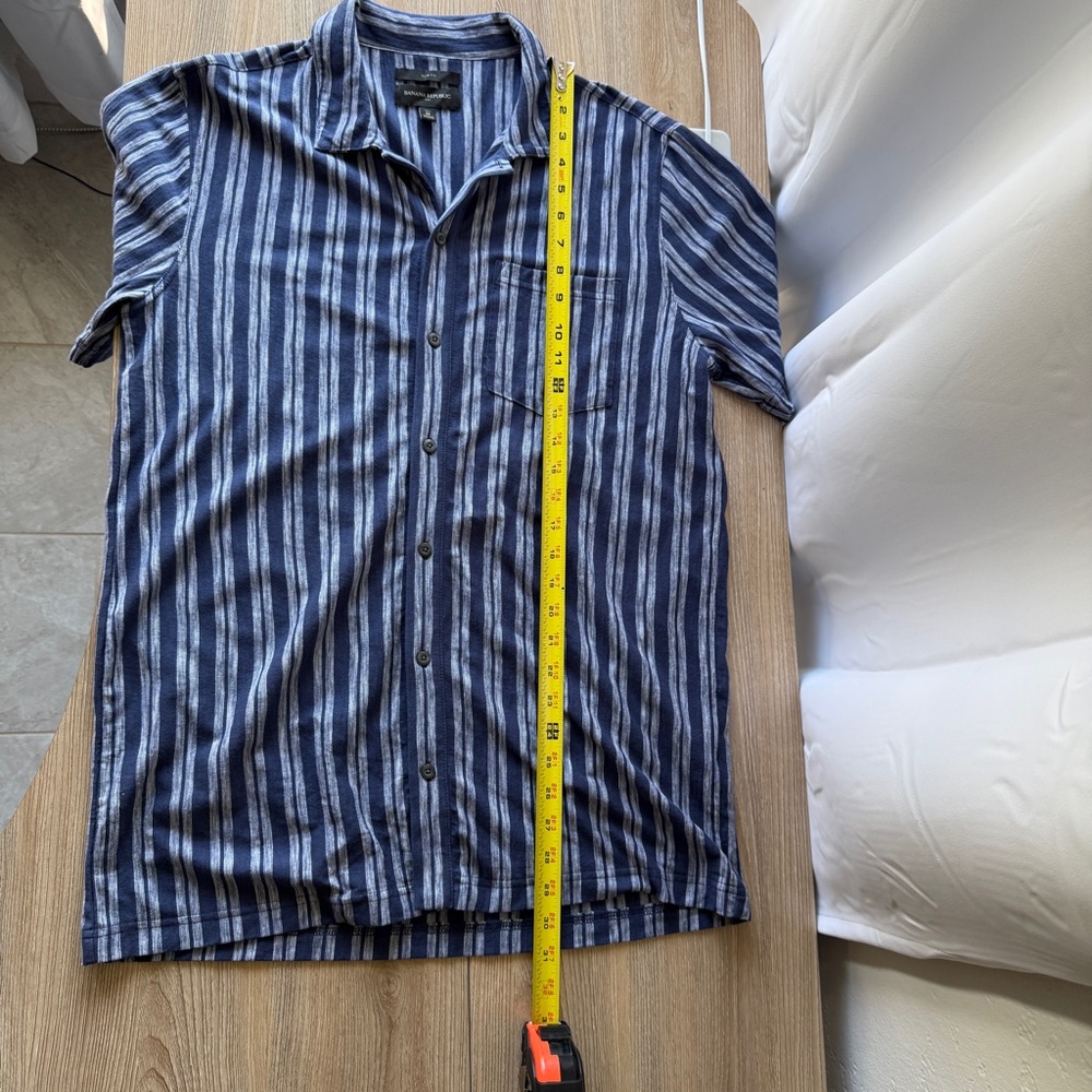 Banana Republic Men’s Short Sleeve 100% Cotton Button Up Shirt Navy M - Picture 4 of 6
